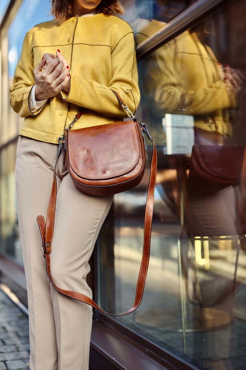 Vintage Full-Grain Leather Flap Saddle Crossbody Bag